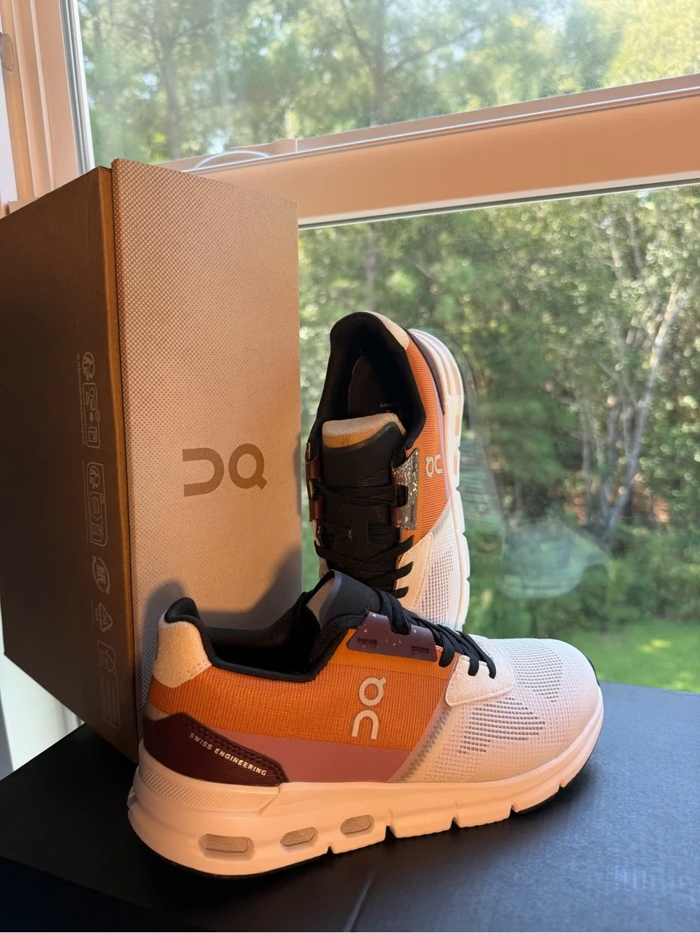 5.5 - On Running woman’s Cloudswift Orange/White Running Shoes